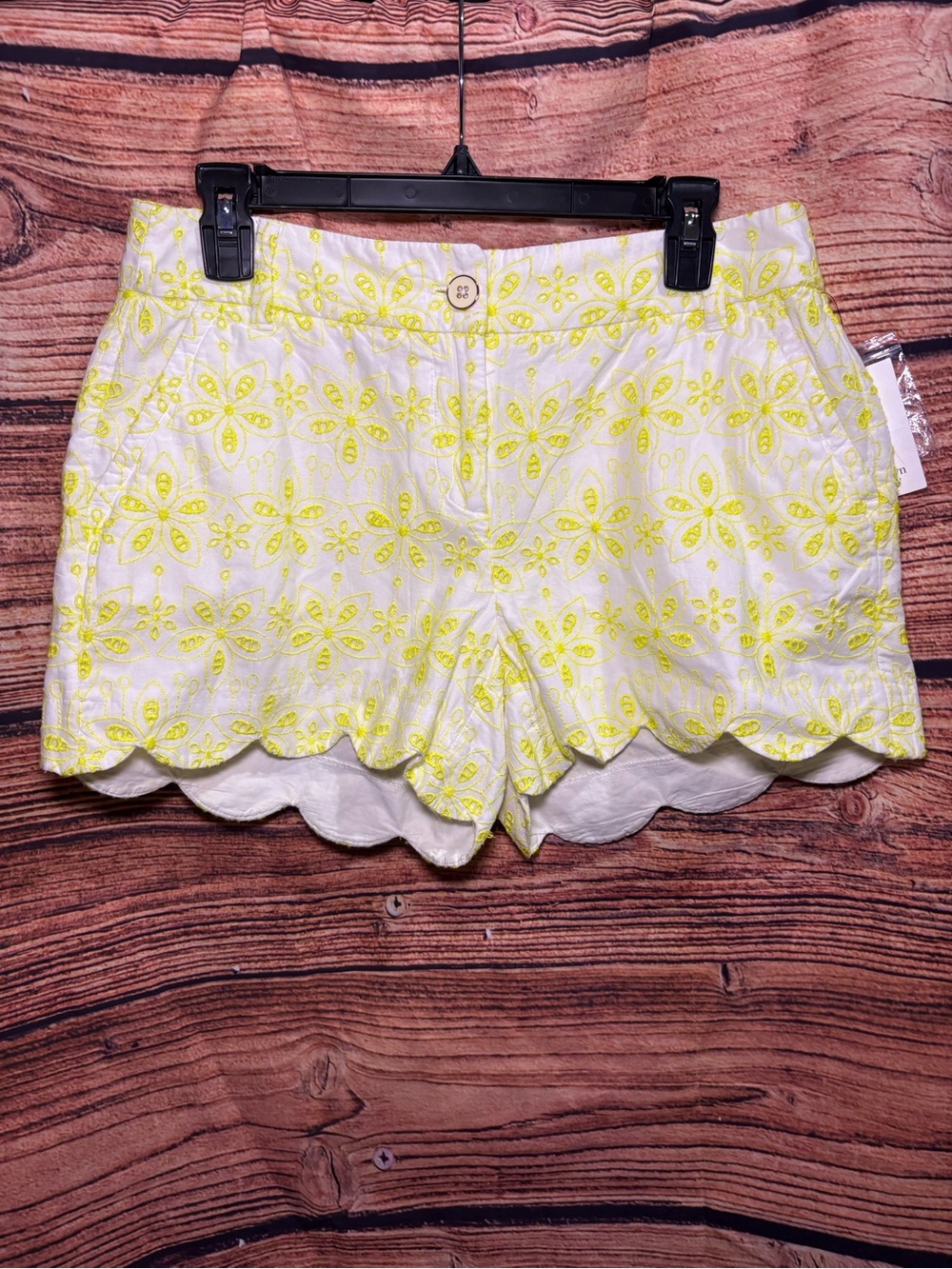 crown & ivy Shelby yellow & white floral eyelet scalloped shorts